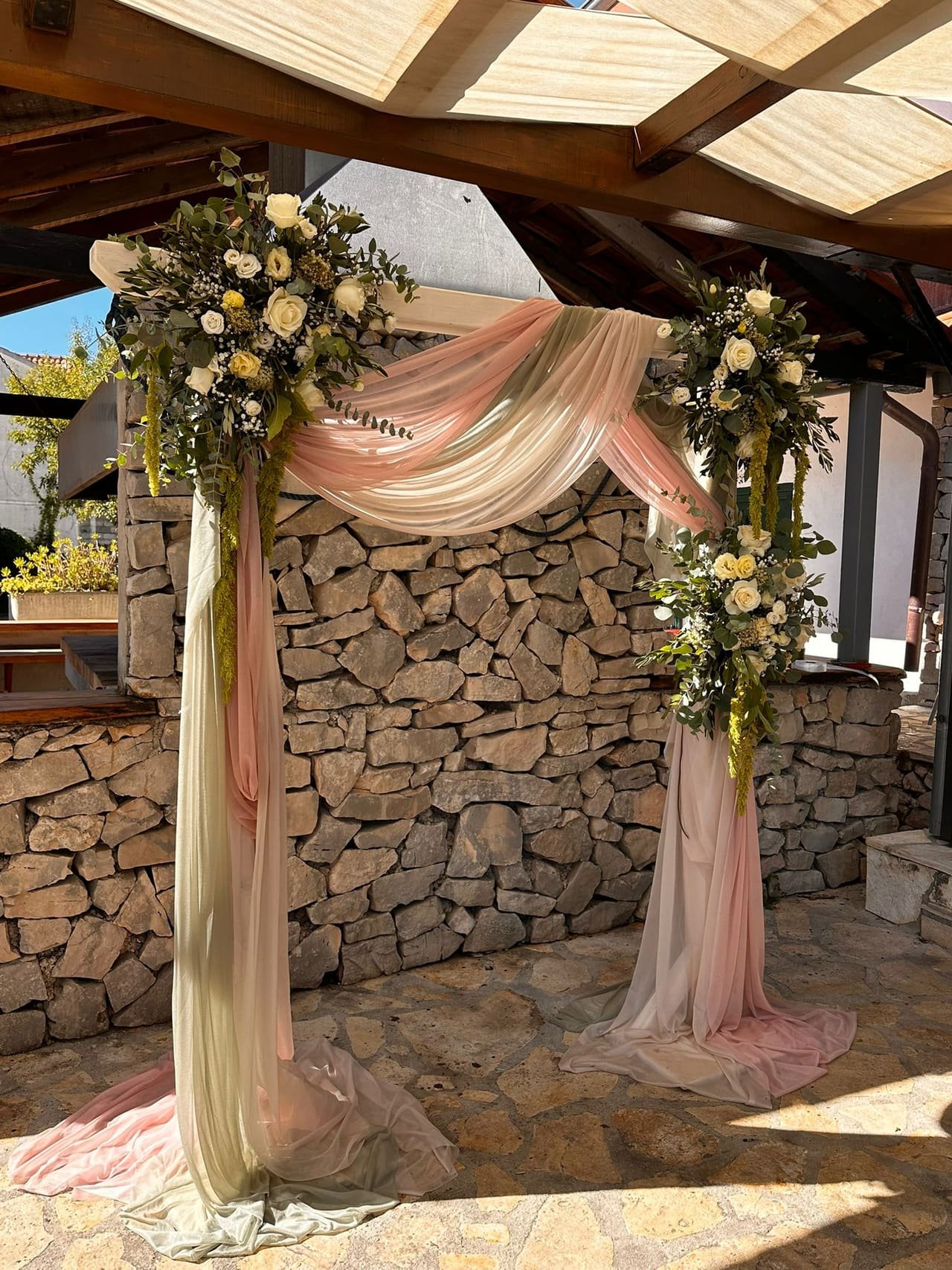 Buttonholes and corsages